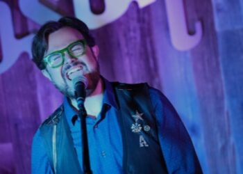 Aleks Syntek no descarta hacer corridos tumbados… si le llegan al precio