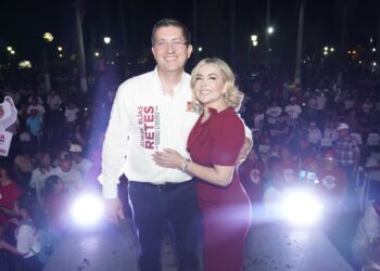 Arropan a Jorge Elías Retes más de 14 mil navojoenses en cierre de campaña
