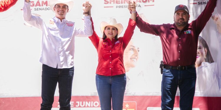 En Ures van con Celida y Froylán
