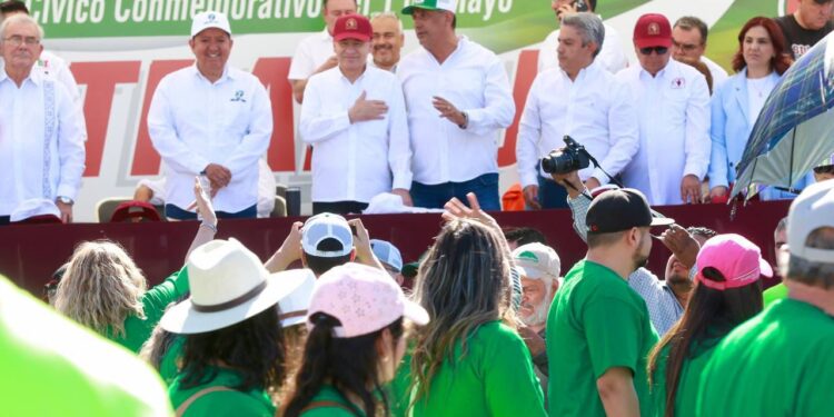 Preside Gobernador Desfile por el Día del Trabajo