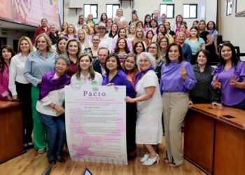 Participa Deni Gastelum Barreras , candidata a diputada local por el Distrito XVI, en la Firma del «Pacto por el Sonora que queremos las Mujeres».