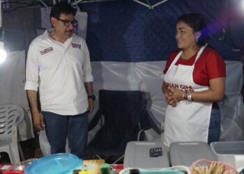 Recorre Juan Francisco Gim Nogales calles de la Colonia Romanza