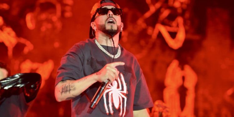 Pone Yandel a bailar a ritmo de reguetón a miles de hermosillenses en Fiestas del Pitic 2024