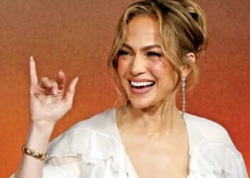 ‘¡Gracias, mi gente latino!’: Jennifer Lopez; la actriz se presenta en la premier de ‘Atlas’