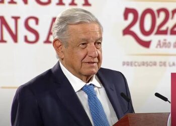 Celebra López Obrador nivel más bajo en índice de pobreza laboral