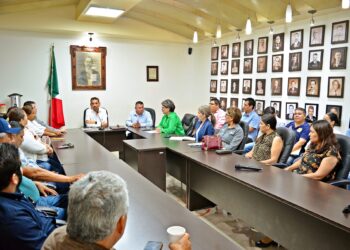 Suspenden clases por contingencia ambiental a causa de incendio en el depósito de basura