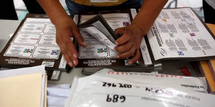 INE define muestra para el primer conteo rápido en elecciones de México