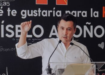 Debe Dolores del Río responder acusaciones de corrupción: Eduardo Urbina