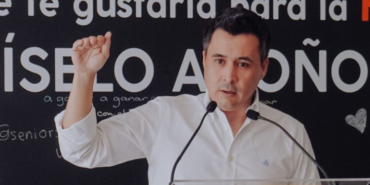Debe Dolores del Río responder acusaciones de corrupción: Eduardo Urbina