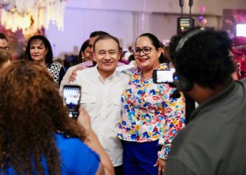 Reconoce Gobernador a madres trabajadoras del estado