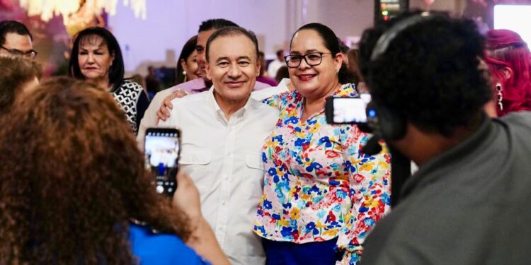 Reconoce Gobernador a madres trabajadoras del estado
