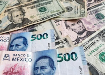 Peso avanza; inflación de EU mantiene atentos a inversionistas