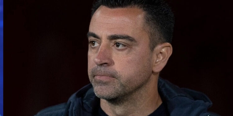 Barcelona anuncia cese de Xavi Hernández