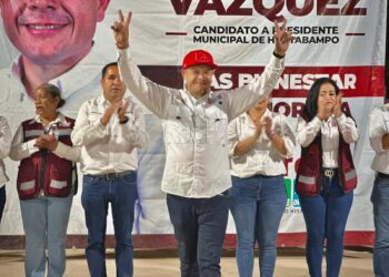 El ‘Beto’ Vázquez refrenda su compromiso con la comunidad de El Caro.