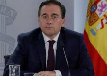 Retira España a su embajadora en Argentina; más insultos de Milei