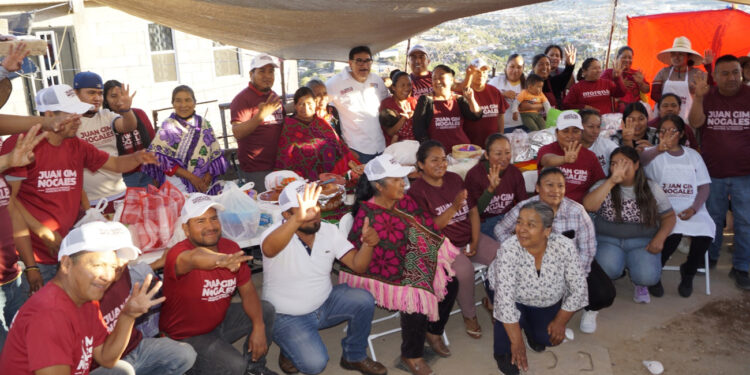 Convive Juan Francisco Gim Nogales con la Comunidad Mazahua