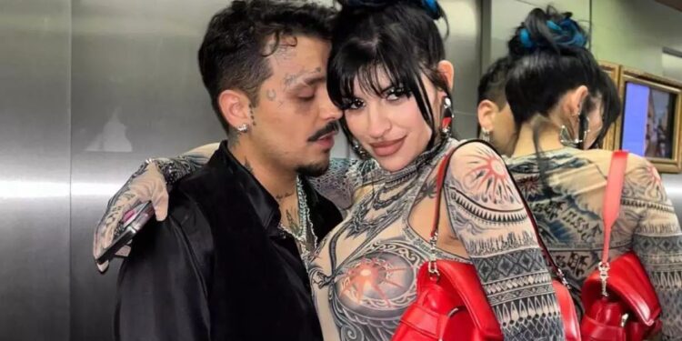 Christian Nodal defiende a Cazzu y su familia de señalamientos por presunto robo