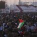 Banderas palestinas ondean en marchas del 1° de mayo
