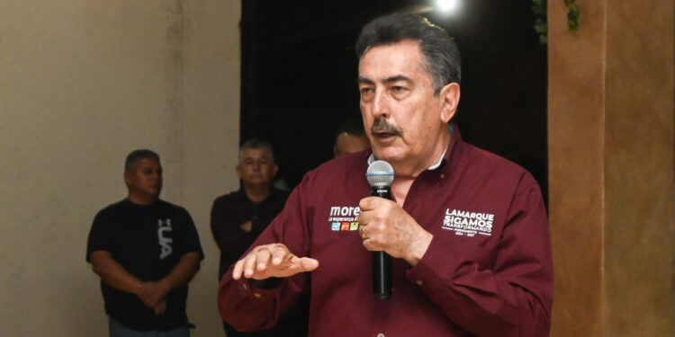 Reconoce Lamarque Cano a maestras y maestros en su día