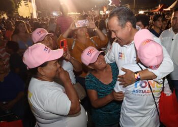 Llama Toño Astiazarán a votar por continuar cambios