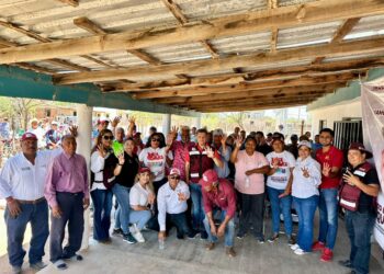 Se reúne ‘Beto’ Vázquez con vecinos de Ejidos del Sur