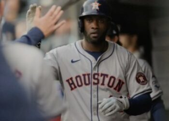 Diablos Rojos superan 7-6 a los Conspiradores de Querétaro