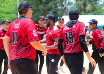Suma Nogales a tres  campeones nacionales