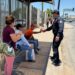 Ayuda Ayuntamiento de Hermosillo a personas a evitar riesgos por altas temperaturas