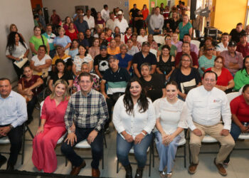 Atestigua Elías Retes entrega de Proyectos Productivos de DIF Sonora para el sur