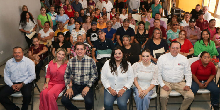 Atestigua Elías Retes entrega de Proyectos Productivos de DIF Sonora para el sur