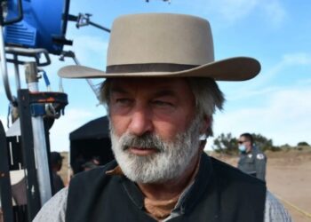 Niegan solicitud para desestimar caso de homicidio contra Alec Baldwin