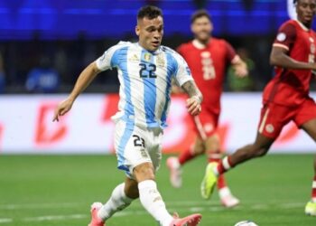 Argentina arranca con el pie derecho la defensa del título