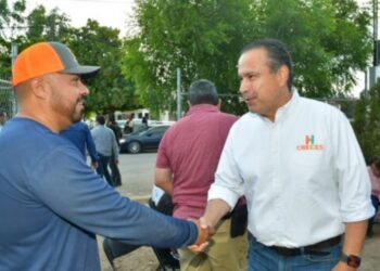 Dialoga Alcalde con vecinos de la colonia Fovissste