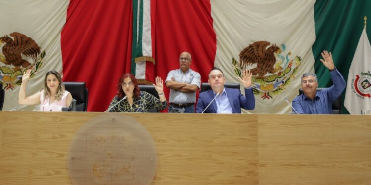 Aprueba Diputación Permanente renuncia de regidora y turna asuntos a comisiones