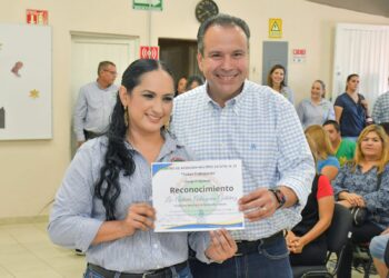 Reconoce comunidad escolar y vecinos de Las Villas apoyo de Toño Astiazarán