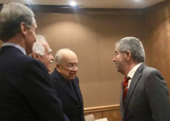Descarta Sheinbaum reforma fiscal, alza a la luz o ‘gasolinazos’