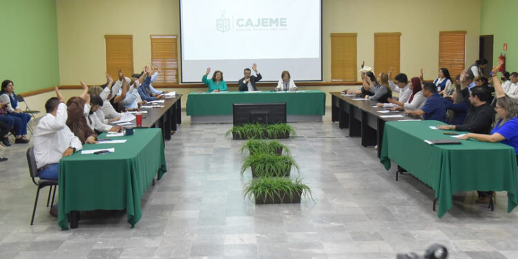 Apoya cabildo abierto proyecto para la rehabilitación del campo de fútbol de la colonia valle dorado
