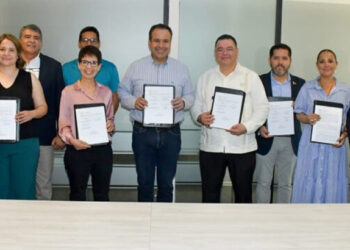 Colegios de profesionistas y organismos empresariales hacen alianza con Toño Astiazarán