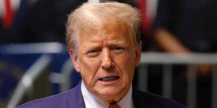 Abogados de Trump piden que juez se aparte del caso por fraude tras revelación de conversación controvertida