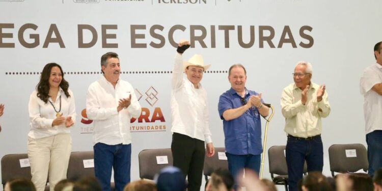 Responde Gobernador Durazo rezago de décadas en certeza jurídica a vecinos de Ampliación El Rodeo en Cajeme