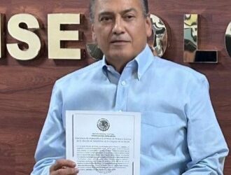 Con más de 300 mil votos a favor, Beltrones Rivera recibe la constancia de su elección como senador. Propone mecanismo que evite que los programas sociales se usen con fines electorales