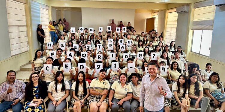 Los jóvenes garantizarán el relevo generacional de la Cuarta Transformación en Huatabampo: Alberto ‘Beto’ Vázquez