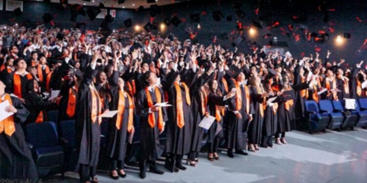 Graduantes de Cobach consolidan prestigio educativo de Sonora
