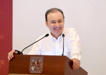 Alcanza distribución de uniformes escolares 60 municipios en Sonora: Gobernador Alfonso Durazo