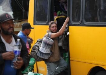 AMLO plantea que las nuevas deportaciones de EU no pasen por México
