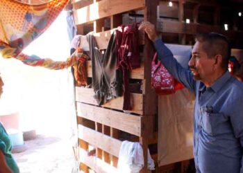 Vecinos de Loma de Etchoropo reciben apoyo del alcalde Juan Jesús Flores