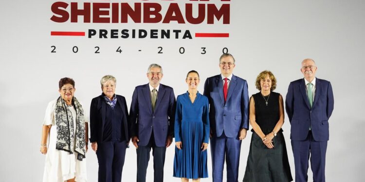 Son hombres y mujeres con experiencia que nos van a ayudar a cumplir los objetivos de los próximos años: Claudia Sheinbaum presenta primera parte de su Gabinete