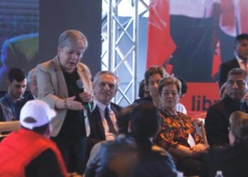 Sheinbaum «es un faro hacia adelante», asegura Bárcena