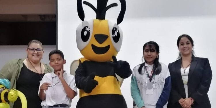 Destacan estudiantes sonorenses en concurso nacional de deletreo y ortografía en inglés