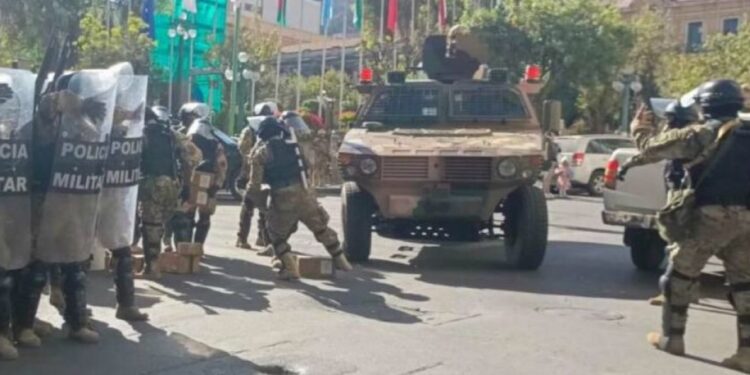 Presidente de Bolivia denuncia intento de golpe de Estado; militares irrumpen en Palacio de Gobierno